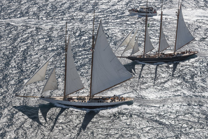 28 09 2022? Saint-Tropez,(FRA,83), Les Voiles de Saint-Tropez 2022 Régate N° 2 poup les modernes, navigation libre pour les grandes goélettes
