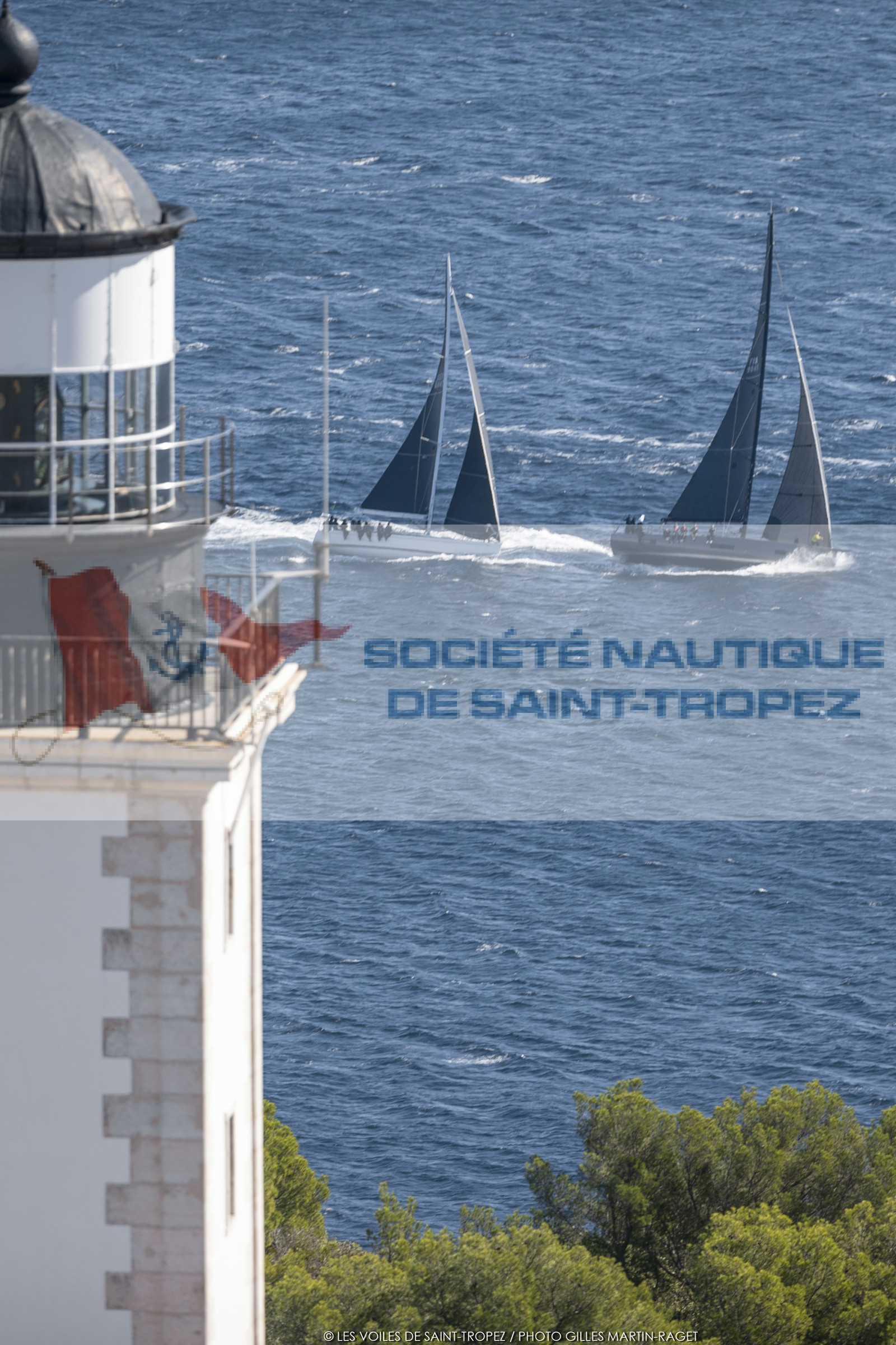 28 09 2022? Saint-Tropez,(FRA,83), Les Voiles de Saint-Tropez 2022 Régate N° 2 poup les modernes, navigation libre pour les grandes goélettes