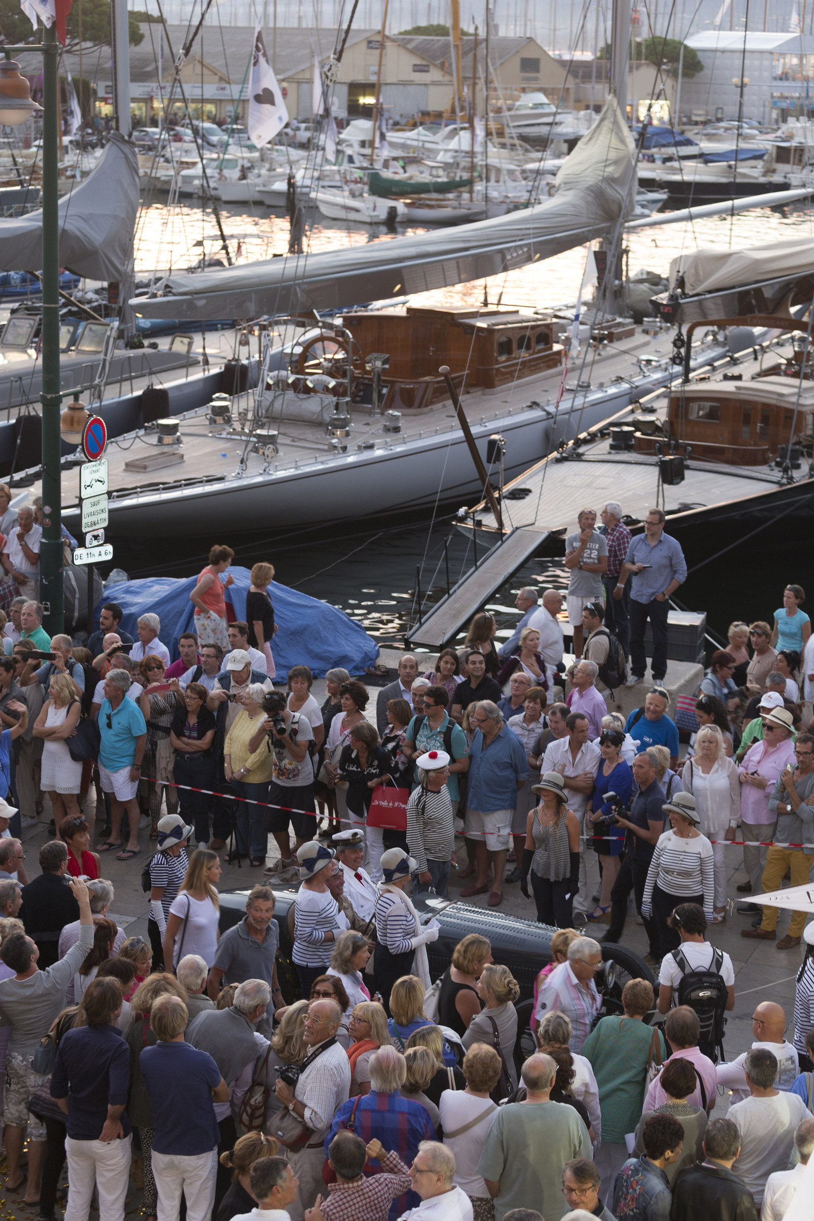 02 10 2014, Saint-Tropez (FRA,83), Voiles de Saint-Tropez 2014, Day 4, défilé des équipages   crew parade
