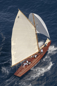 VST19D4B_105.jpg