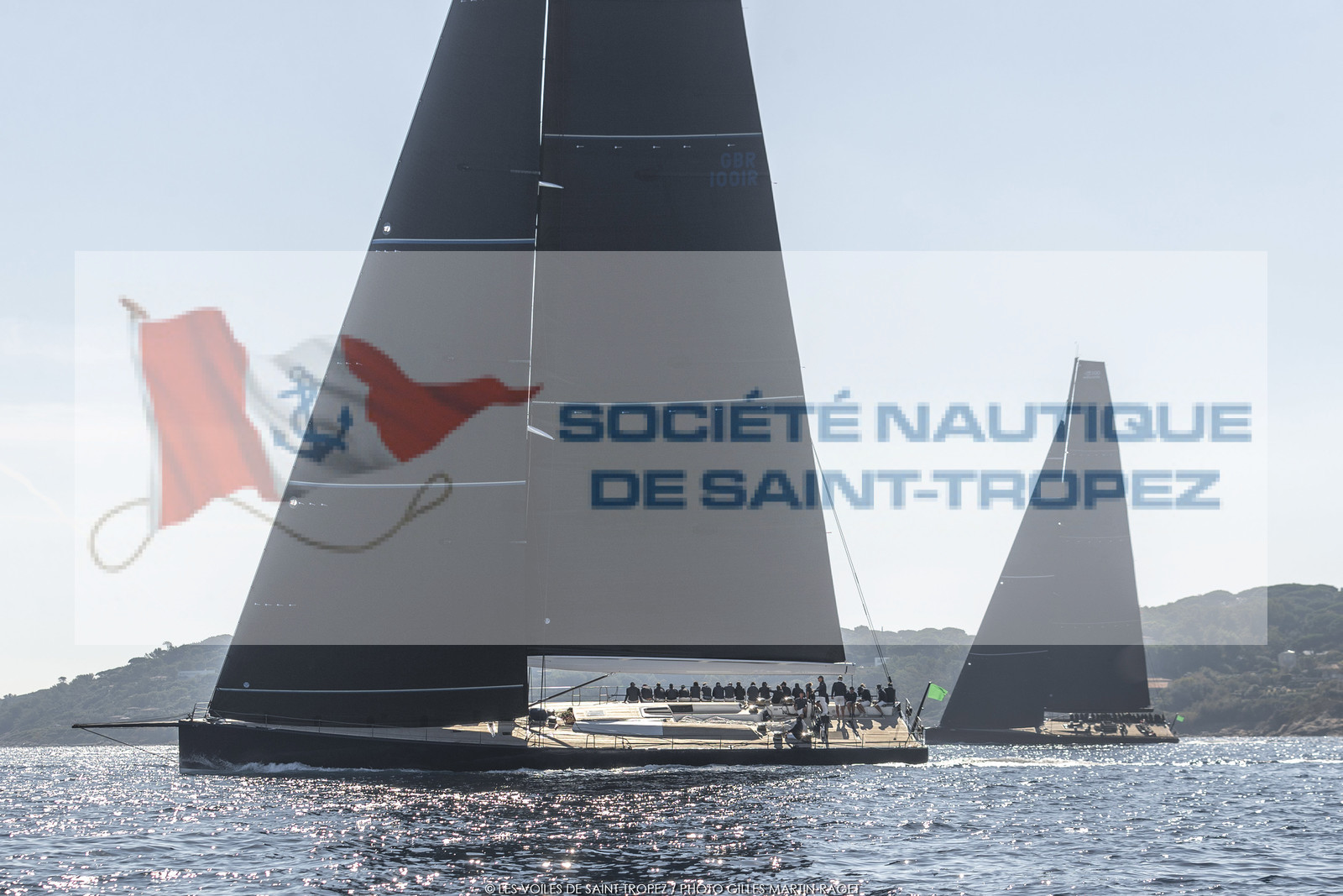 06 10 2022, Saint-Tropez (FRA,83), Voiles de Saint-Tropez 2022,  Maxis Club 55 Cupentre les deux Wallycento Magic Carpet Cubed et Tango, défi French Kiss vs Kiwi Magic 06 10 2022, Saint-Tropez (FRA,83), Voiles de Saint-Tropez 2022,  Maxis Club 55 Cupentre les deux Wallycento Magic Carpet Cubed et Tango, défi French Kiss vs Kiwi Magic