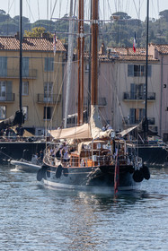 GMR_VST23Dmin2_0003.jpg