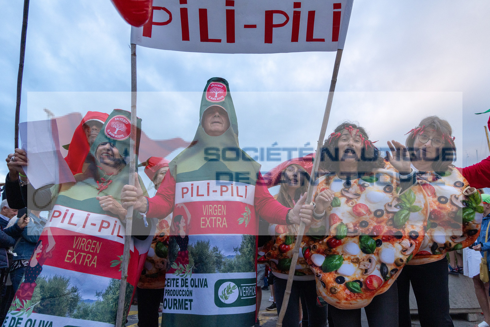 02 10 2025, Saint-Tropez (FRA), Les Voiles de SAint-Tropez 2025, Défilé des équipages 02 10 2025, Saint-Tropez (FRA), Les Voiles de SAint-Tropez 2025, Défilé des équipages