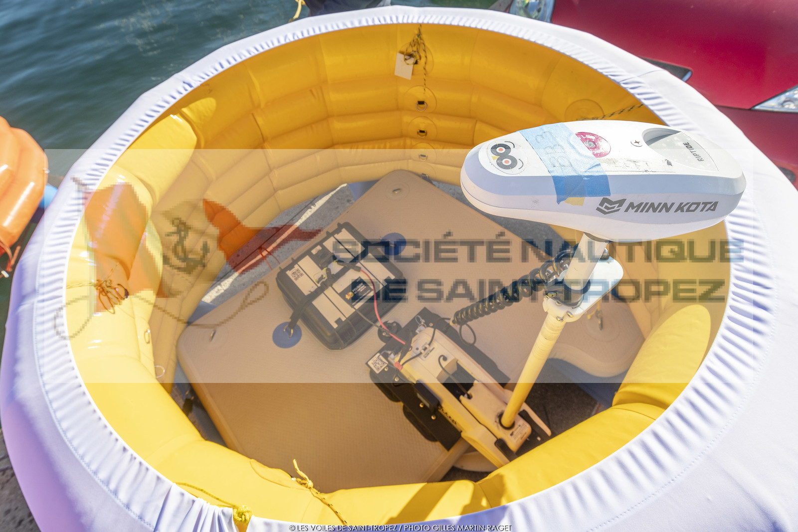 26 09 2022, Saint-Tropez (FRA,83), Voiles de Saint-Tropez 2022, premier jour de course, nouvelles bouées dynamiques positionnables à distance