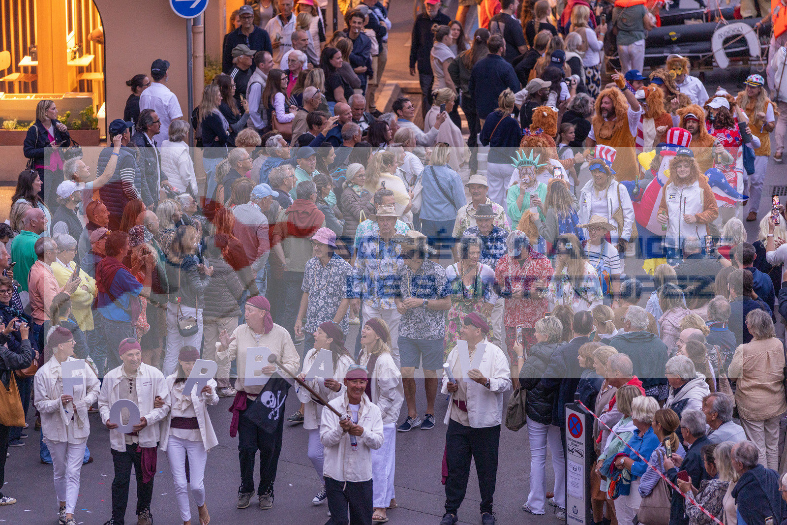 02 10 2025, Saint-Tropez (FRA), Les Voiles de SAint-Tropez 2025, Défilé des équipages 02 10 2025, Saint-Tropez (FRA), Les Voiles de SAint-Tropez 2025, Défilé des équipages