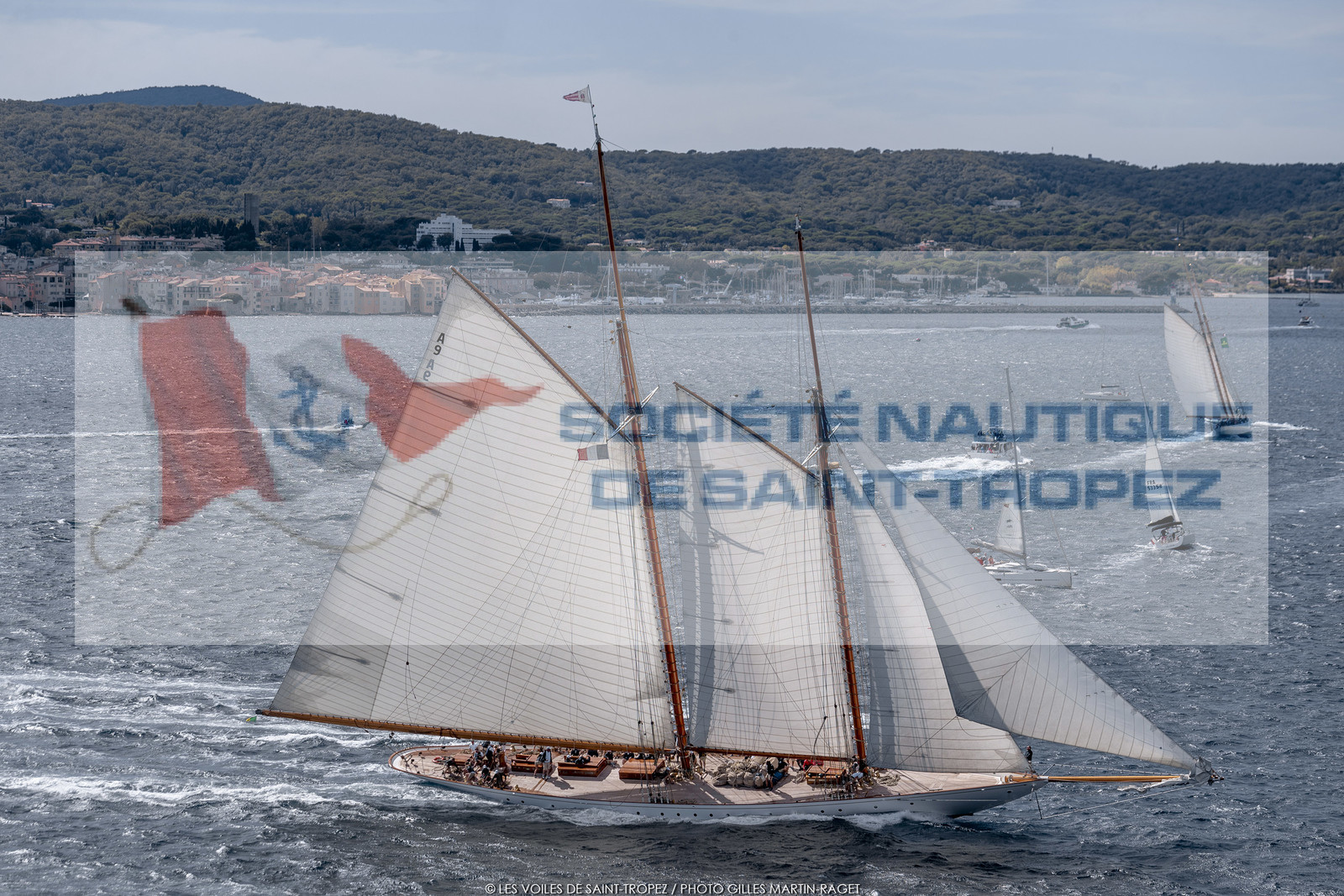 28 09 2022? Saint-Tropez,(FRA,83), Les Voiles de Saint-Tropez 2022 Régate N° 2 poup les modernes, navigation libre pour les grandes goélettes